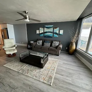 Direct Oceanfront No-drive Beach Apartment